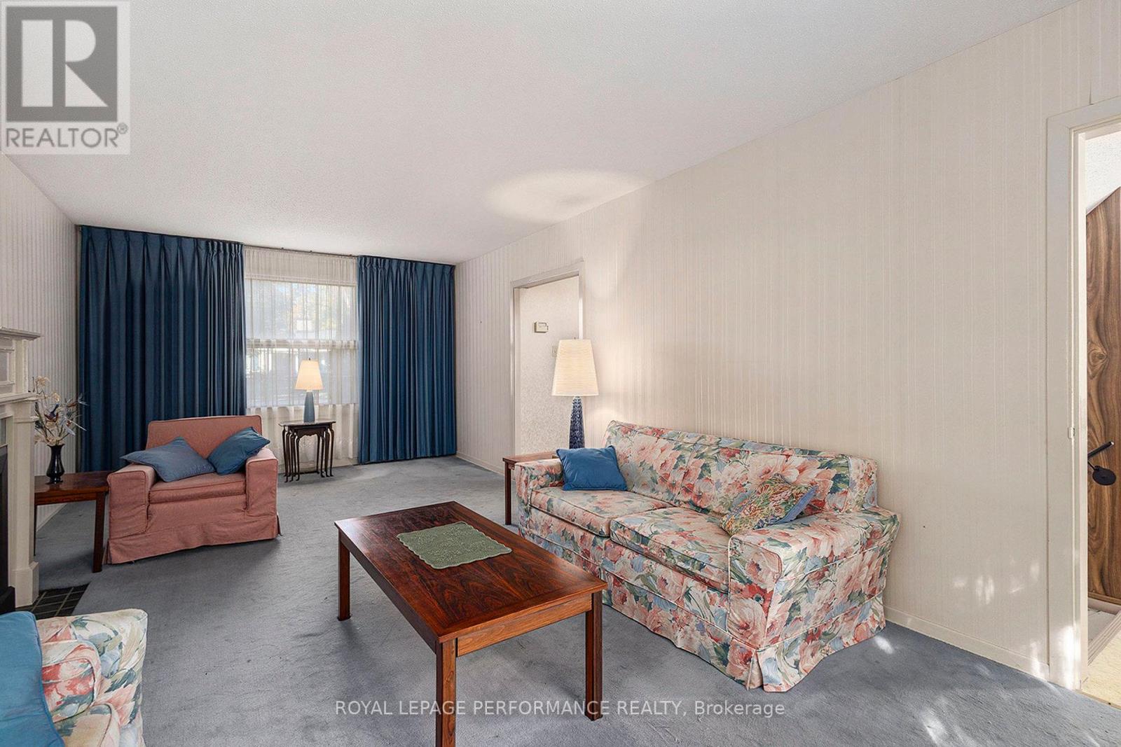 1842 Playfair Drive, Ottawa, Ontario  K1H 5S1 - Photo 4 - X12449038