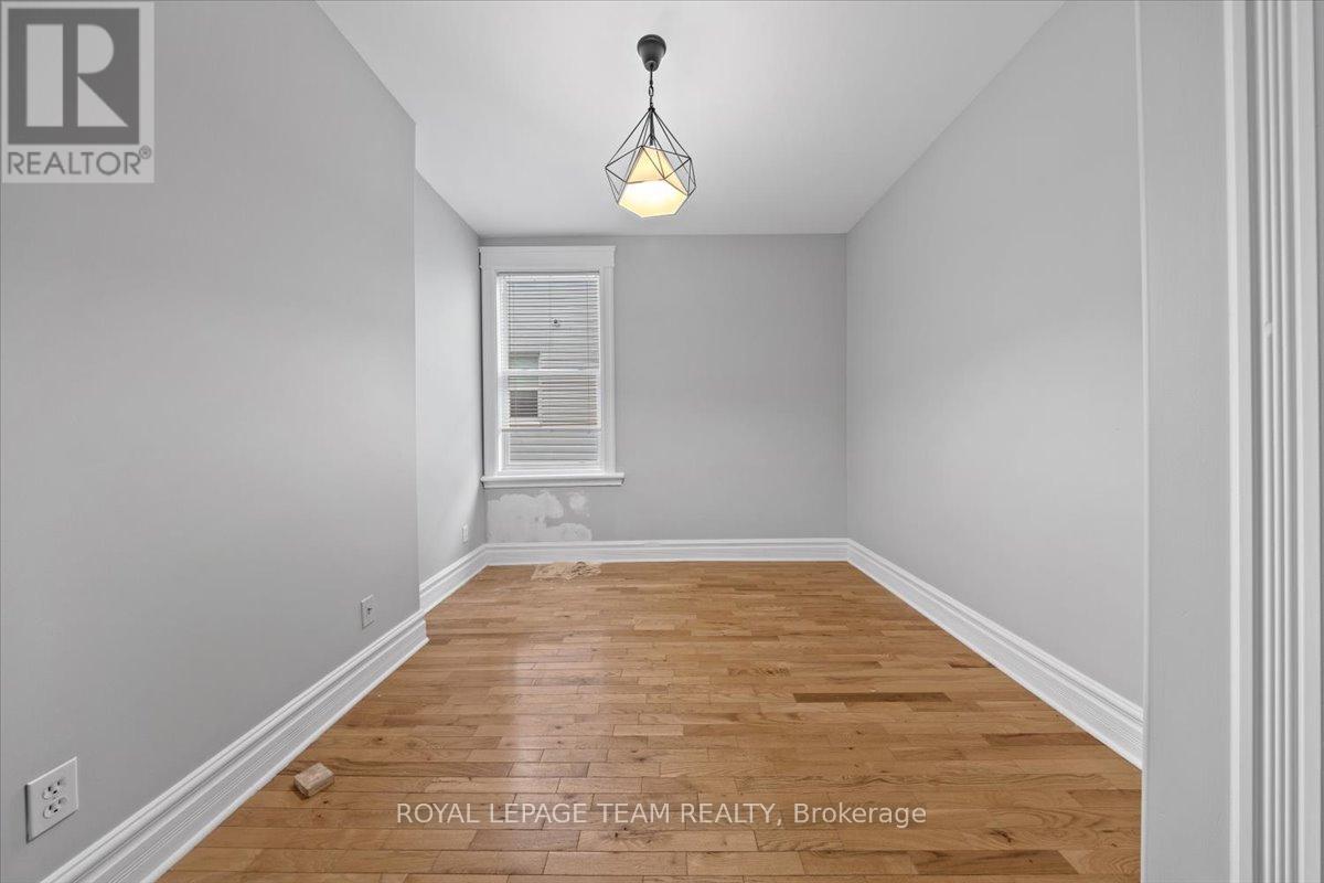 134 Elm Street, Ottawa, Ontario  K1R 6N5 - Photo 10 - X12449057