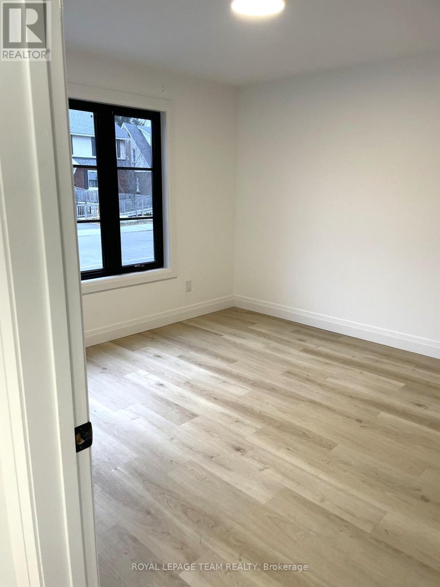 503 Athlone Avenue, Ottawa, Ontario  K1Z 5M9 - Photo 14 - X12449100