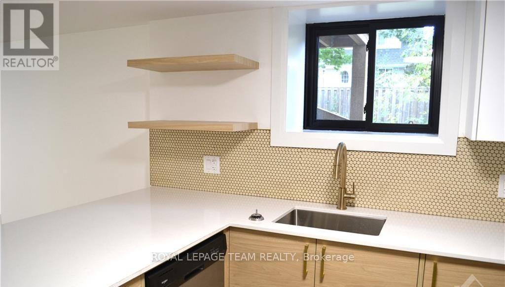 503 Athlone Avenue, Ottawa, Ontario  K1Z 5M9 - Photo 22 - X12449100