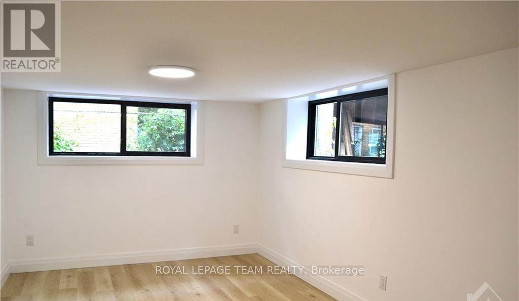 503 Athlone Avenue, Ottawa, Ontario  K1Z 5M9 - Photo 23 - X12449100