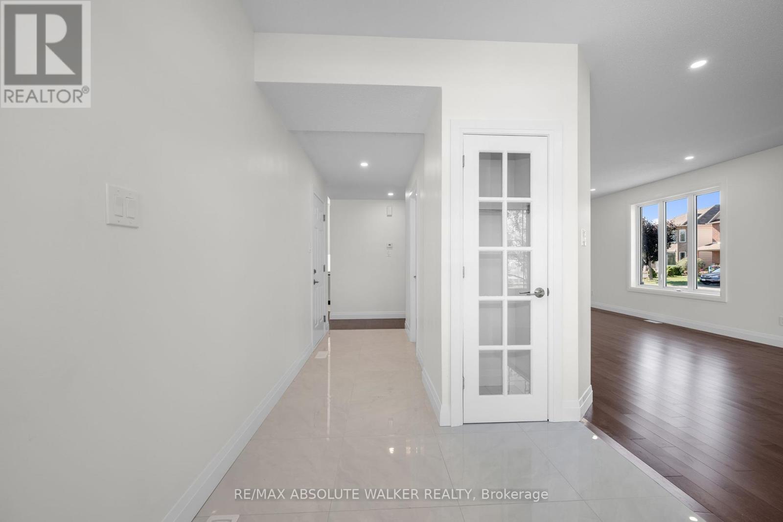 424 Nittany Crescent, Ottawa, Ontario  K2J 5P1 - Photo 3 - X12449154