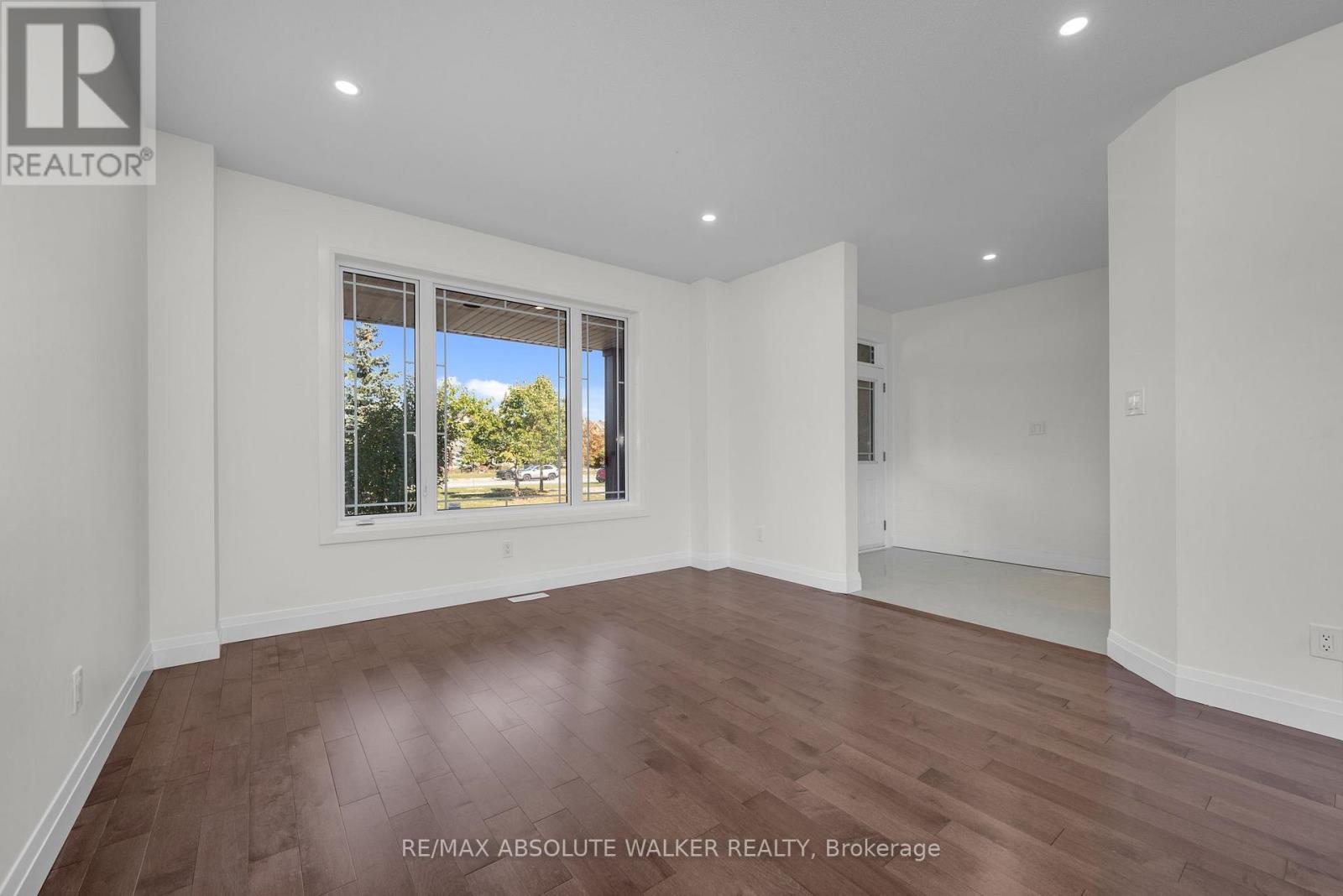 424 Nittany Crescent, Ottawa, Ontario  K2J 5P1 - Photo 6 - X12449154