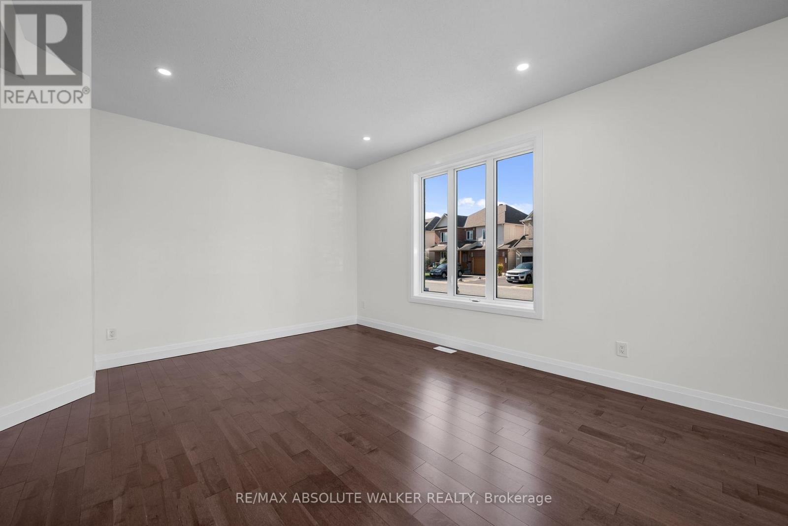 424 Nittany Crescent, Ottawa, Ontario  K2J 5P1 - Photo 8 - X12449154