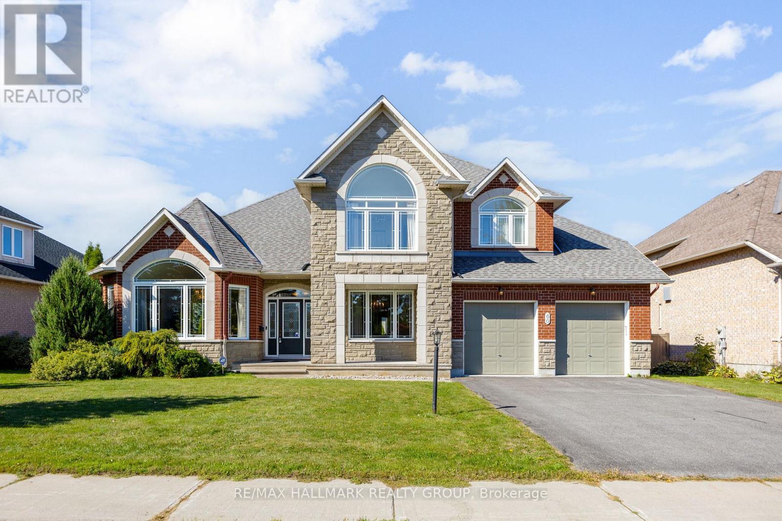 60 WINDING WAY, Ottawa, Ontario