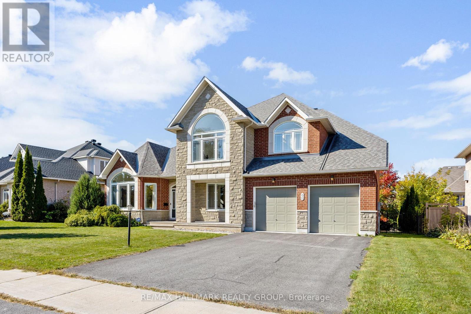60 Winding Way, Ottawa, Ontario  K2G 6Y6 - Photo 2 - X12449160