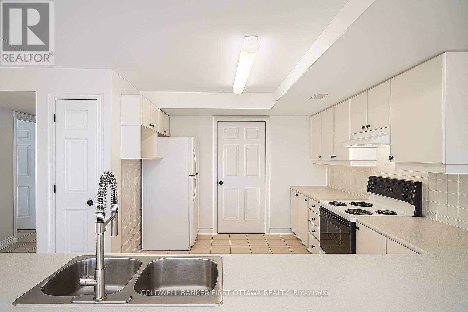 403 - 120 Grant Carman Drive, Ottawa, Ontario  K2E 1C8 - Photo 5 - X12449188