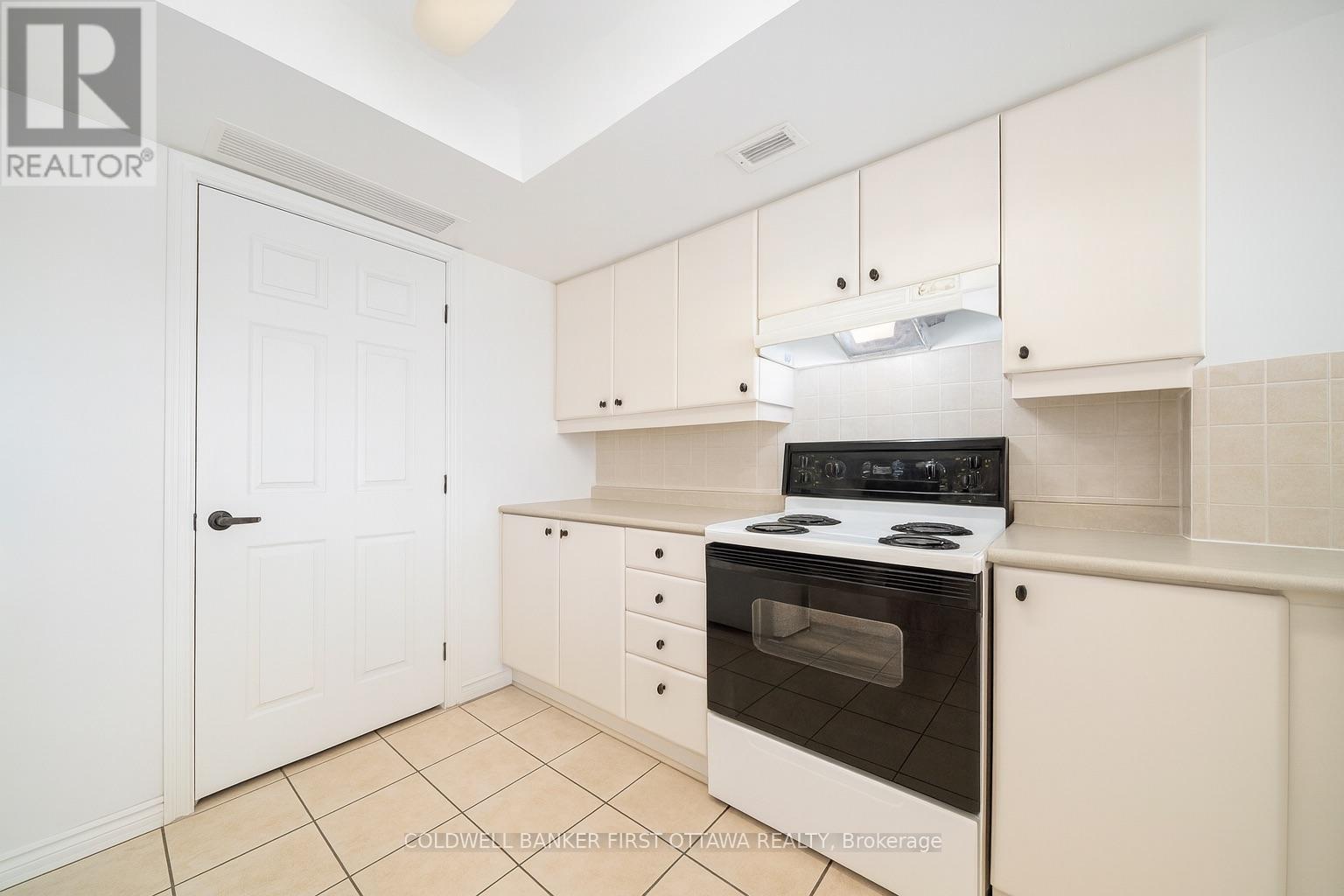 403 - 120 Grant Carman Drive, Ottawa, Ontario  K2E 1C8 - Photo 6 - X12449188