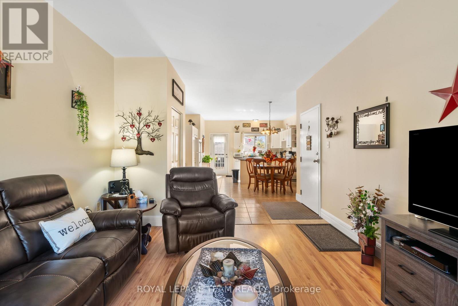 477 Clarence Street, North Dundas, Ontario  K0C 2K0 - Photo 10 - X12449215
