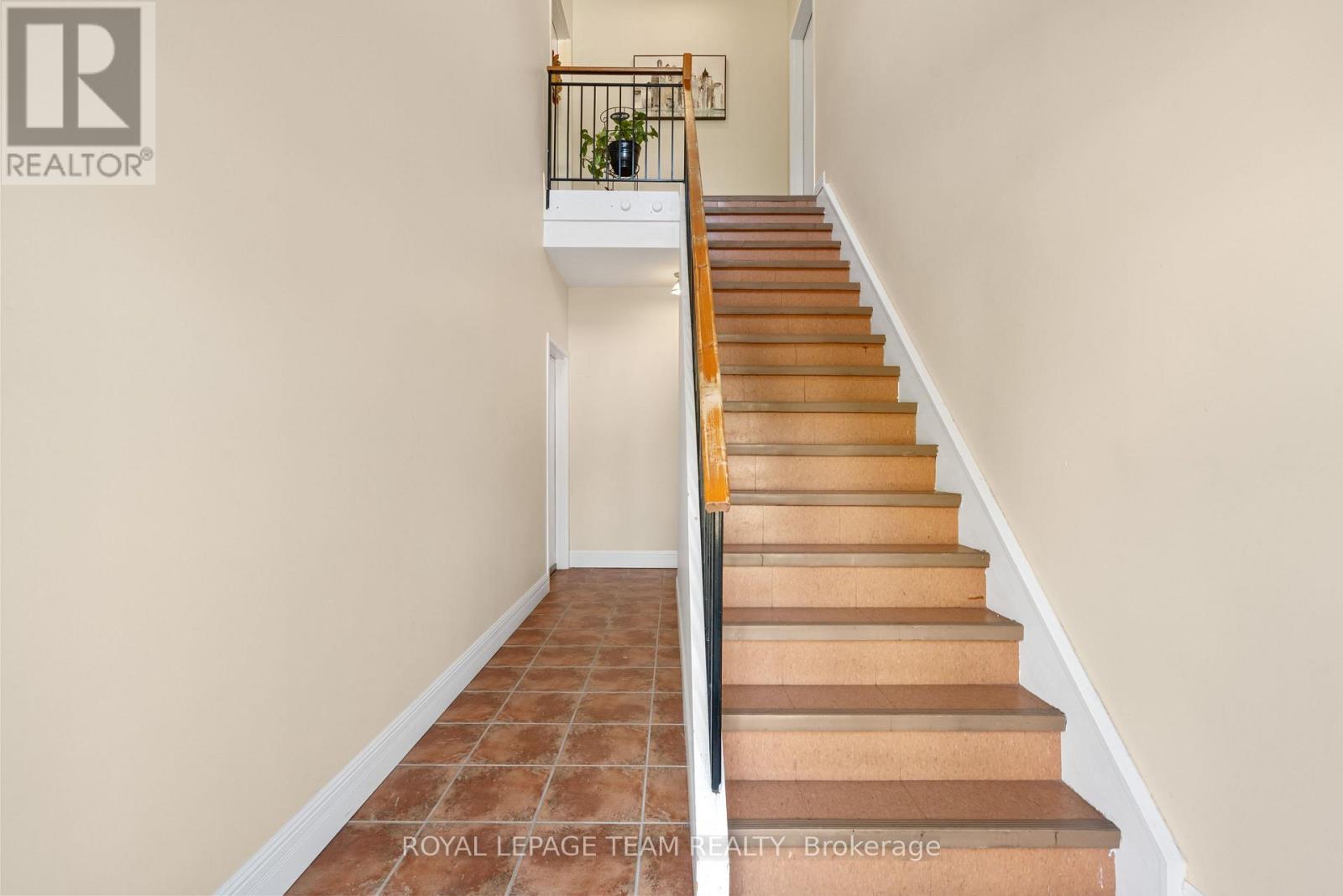 477 Clarence Street, North Dundas, Ontario  K0C 2K0 - Photo 4 - X12449215