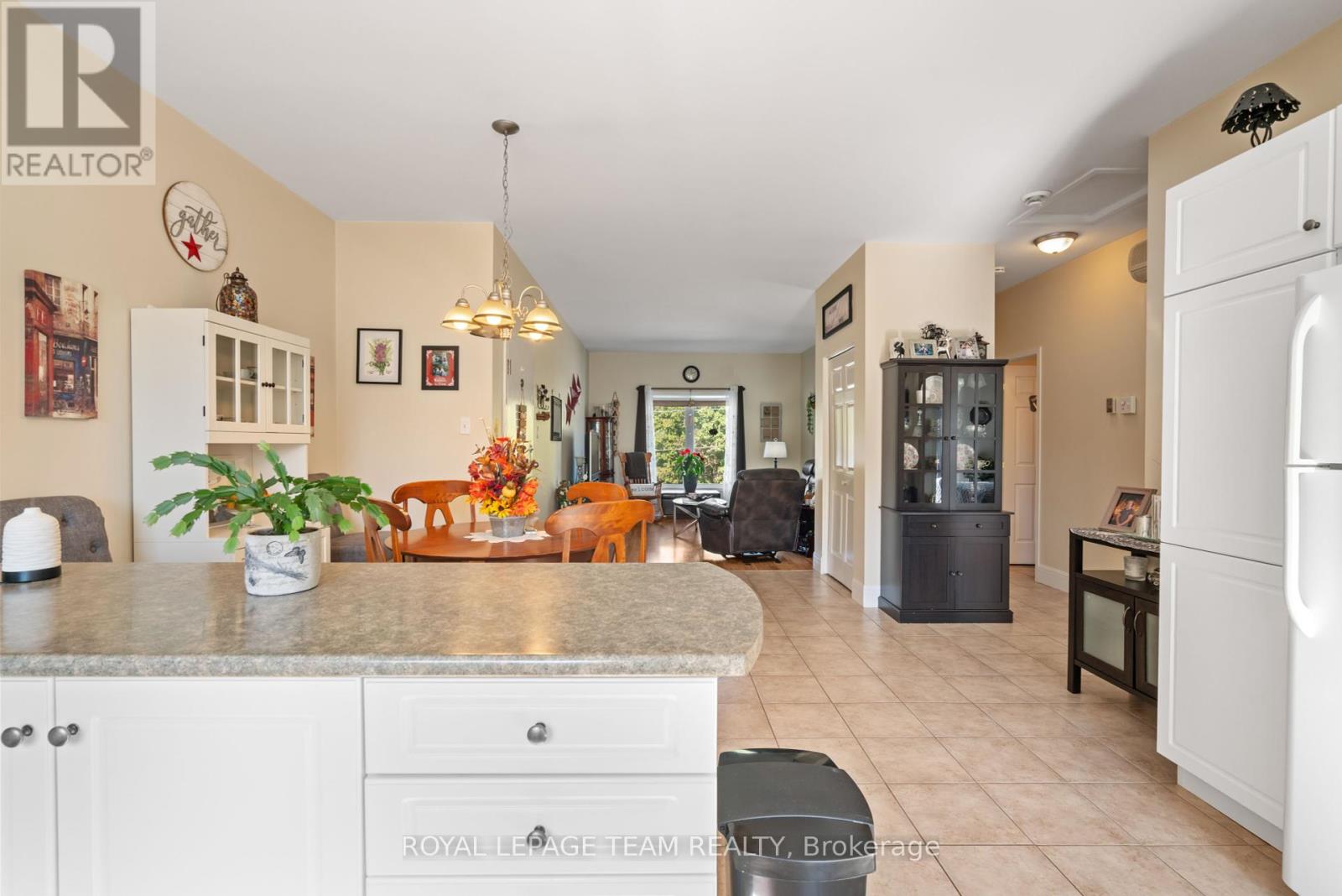 477 Clarence Street, North Dundas, Ontario  K0C 2K0 - Photo 6 - X12449215