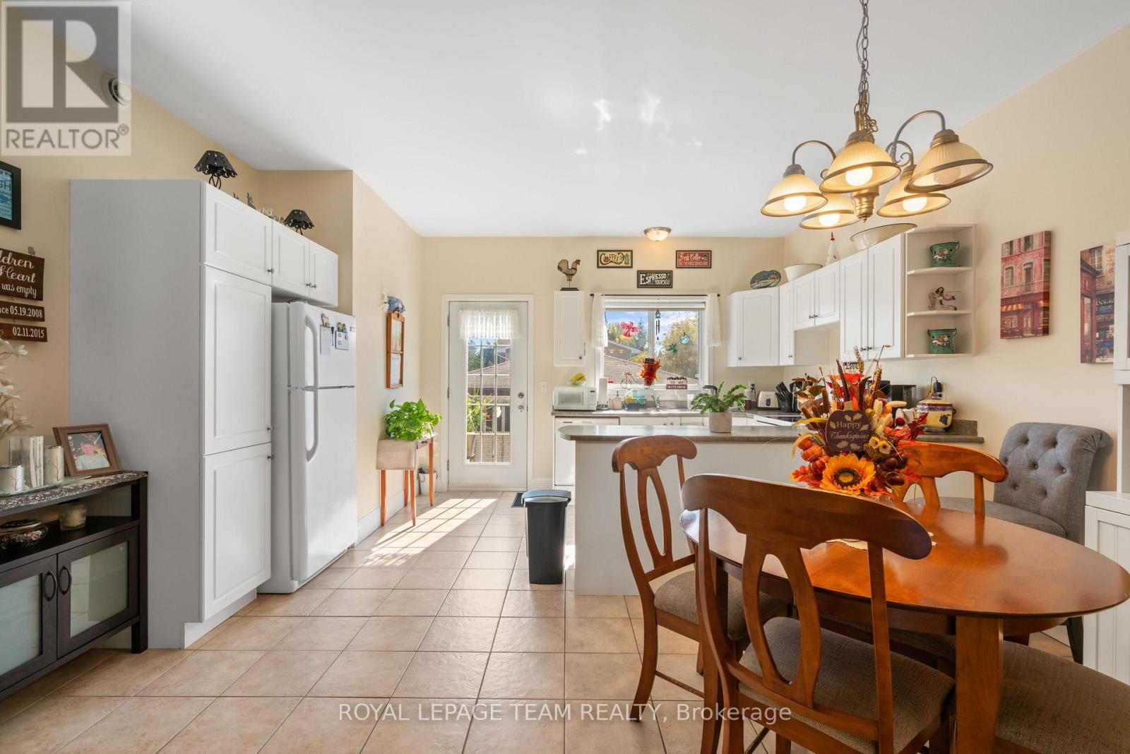 477 Clarence Street, North Dundas, Ontario  K0C 2K0 - Photo 9 - X12449215