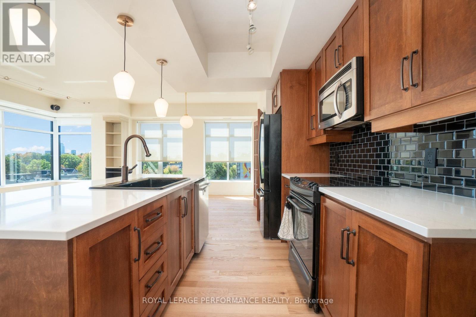 703 - 245 Kent Street, Ottawa, Ontario  K2P 0A5 - Photo 10 - X12449219