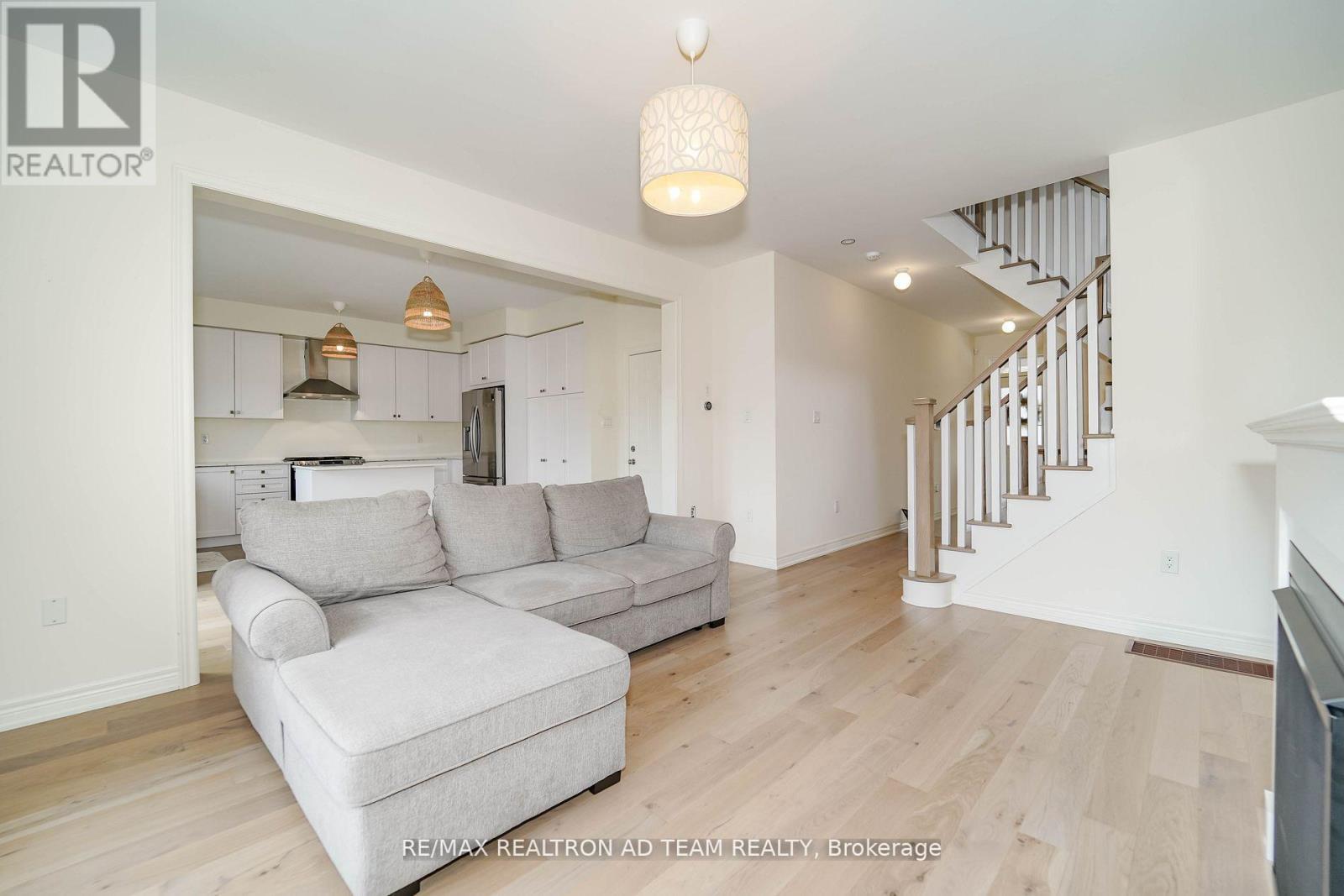 127 Courtney Street, Clarington, Ontario  L1C 7H4 - Photo 8 - E12448926