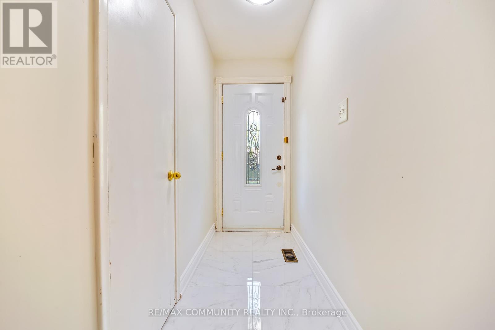 103 Packard Boulevard, Toronto (Bendale), Ontario  M1P 4K7 - Photo 6 - E12448929