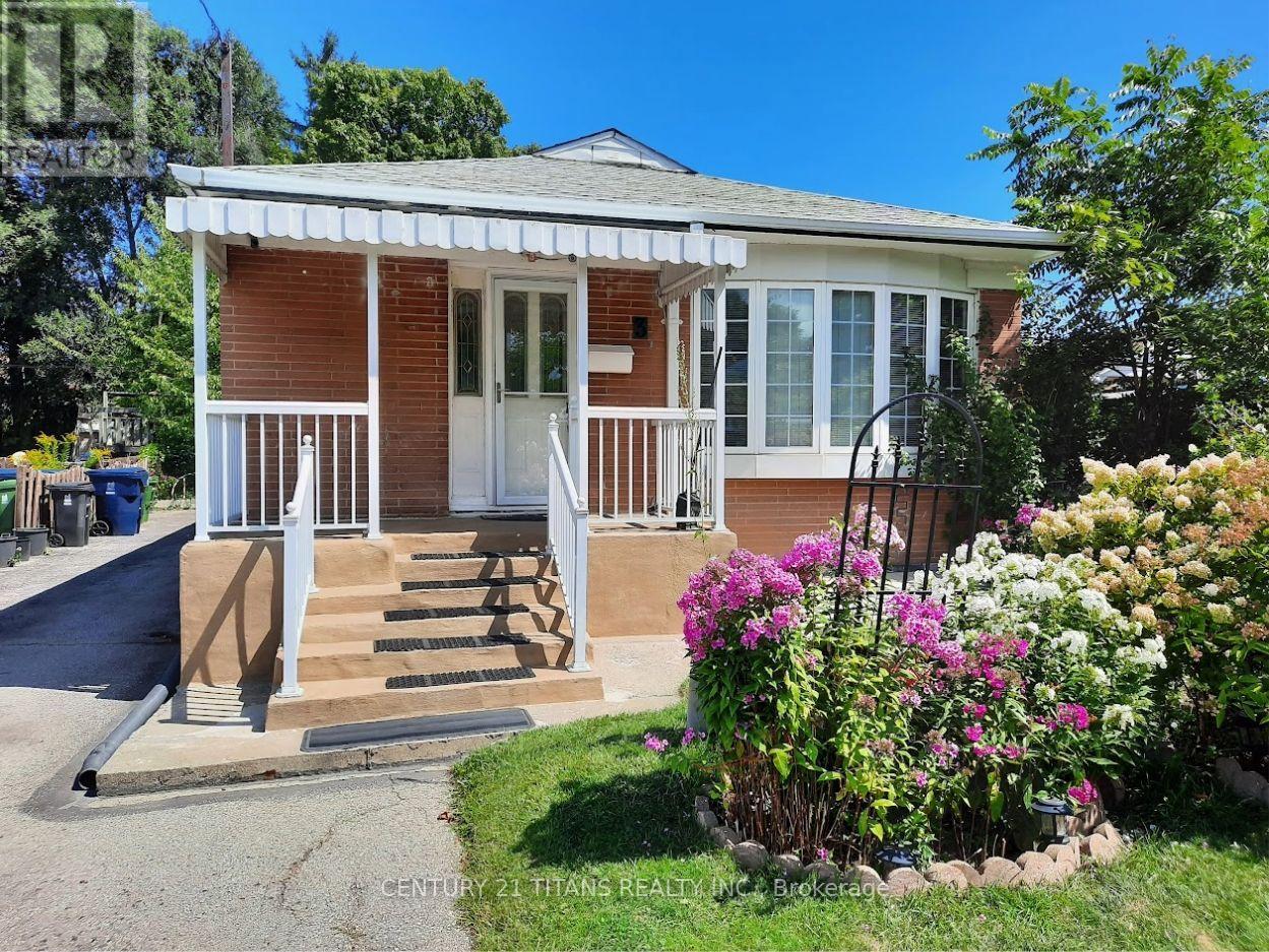 3 Saugeen Crescent, Toronto, Ontario  M1K 3M8 - Photo 1 - E12448985