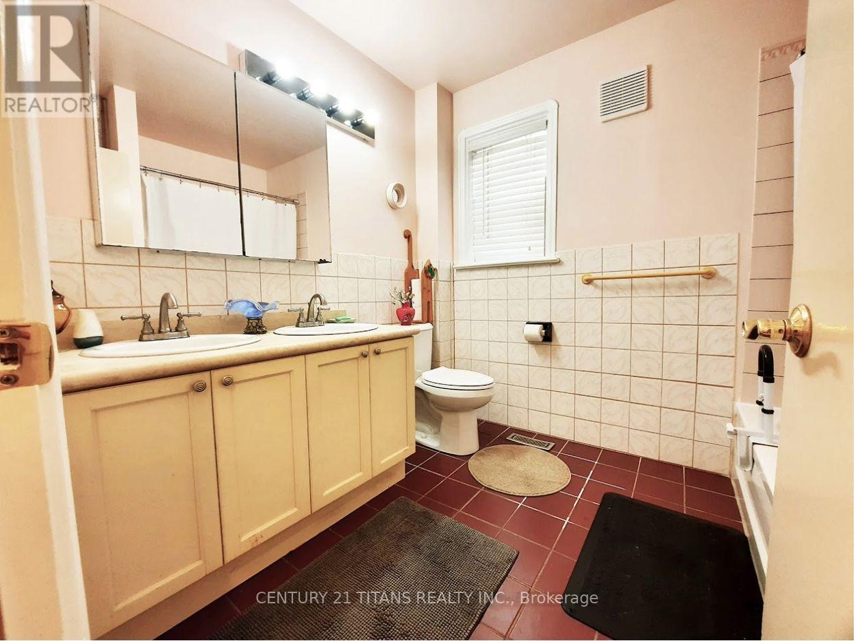 3 Saugeen Crescent, Toronto, Ontario  M1K 3M8 - Photo 16 - E12448985