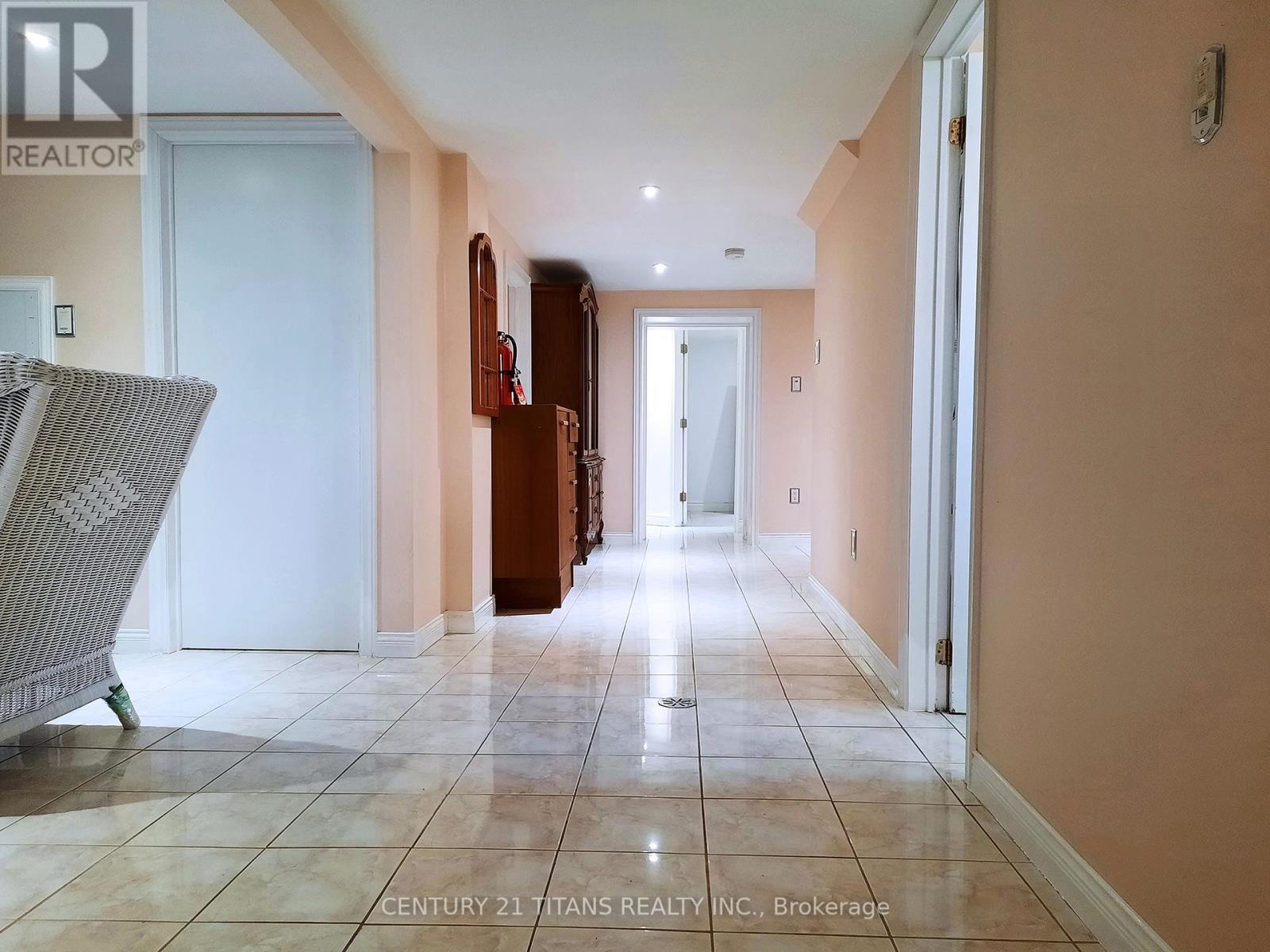 3 Saugeen Crescent, Toronto, Ontario  M1K 3M8 - Photo 4 - E12448985