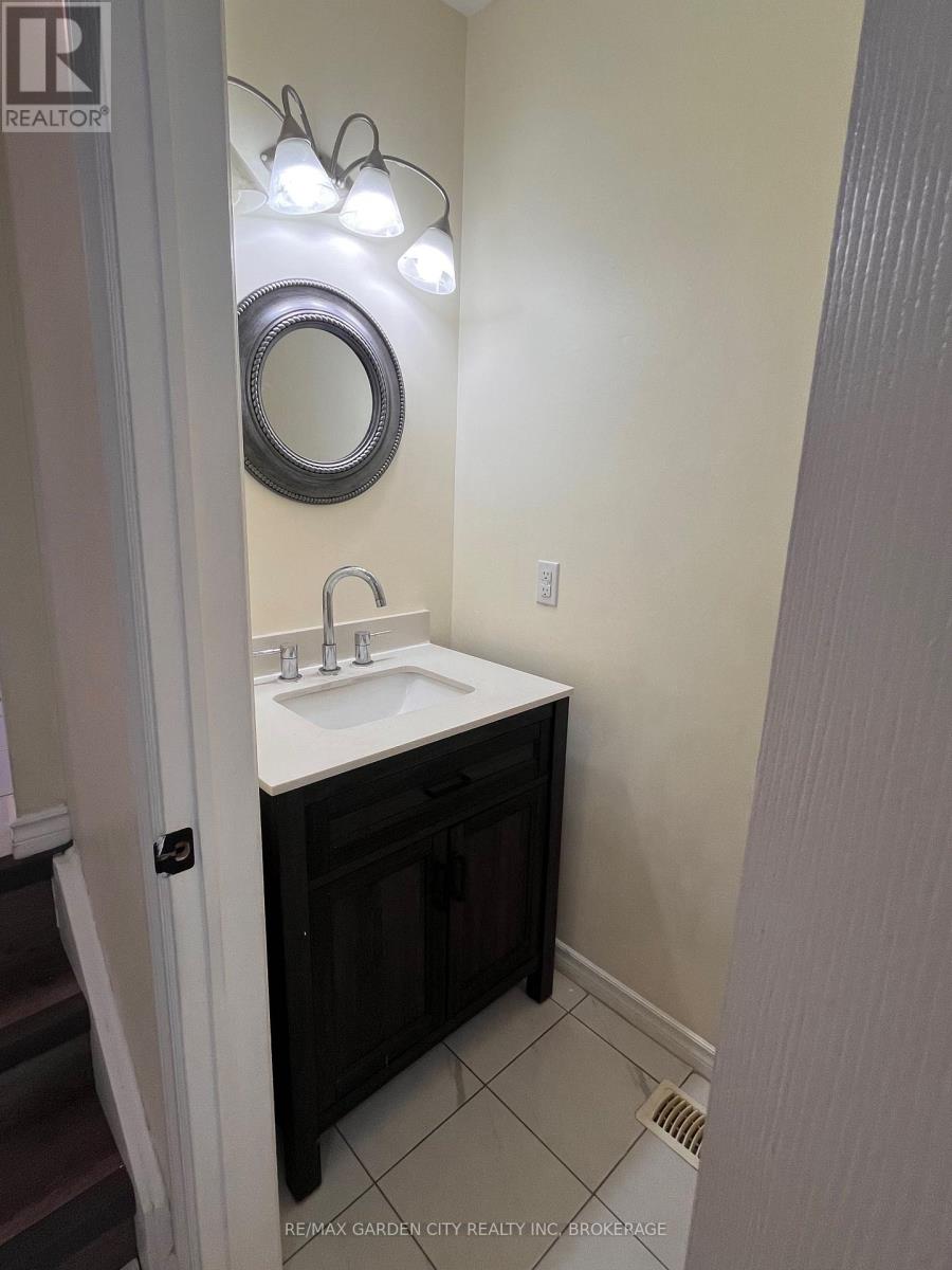 51 Dundee Drive, St. Catharines (Secord Woods), Ontario  L2P 3S9 - Photo 16 - X12449087