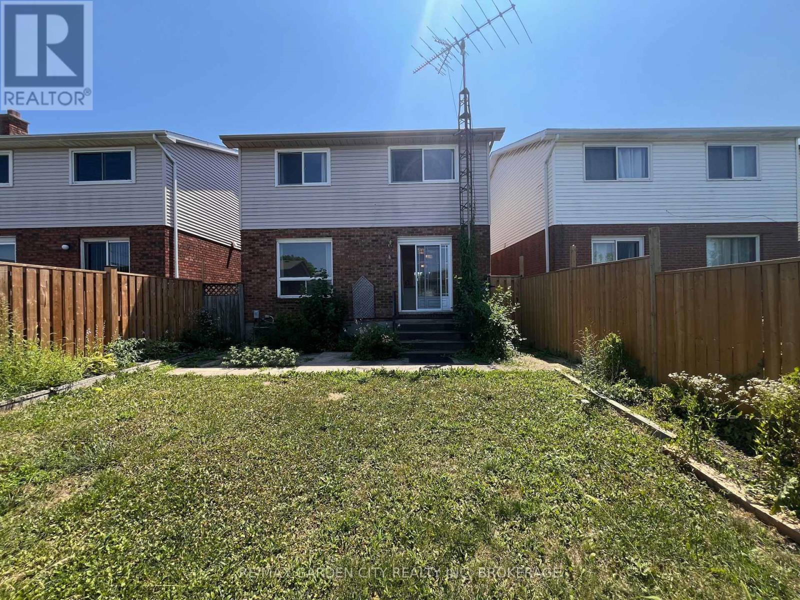 51 Dundee Drive, St. Catharines (Secord Woods), Ontario  L2P 3S9 - Photo 20 - X12449087
