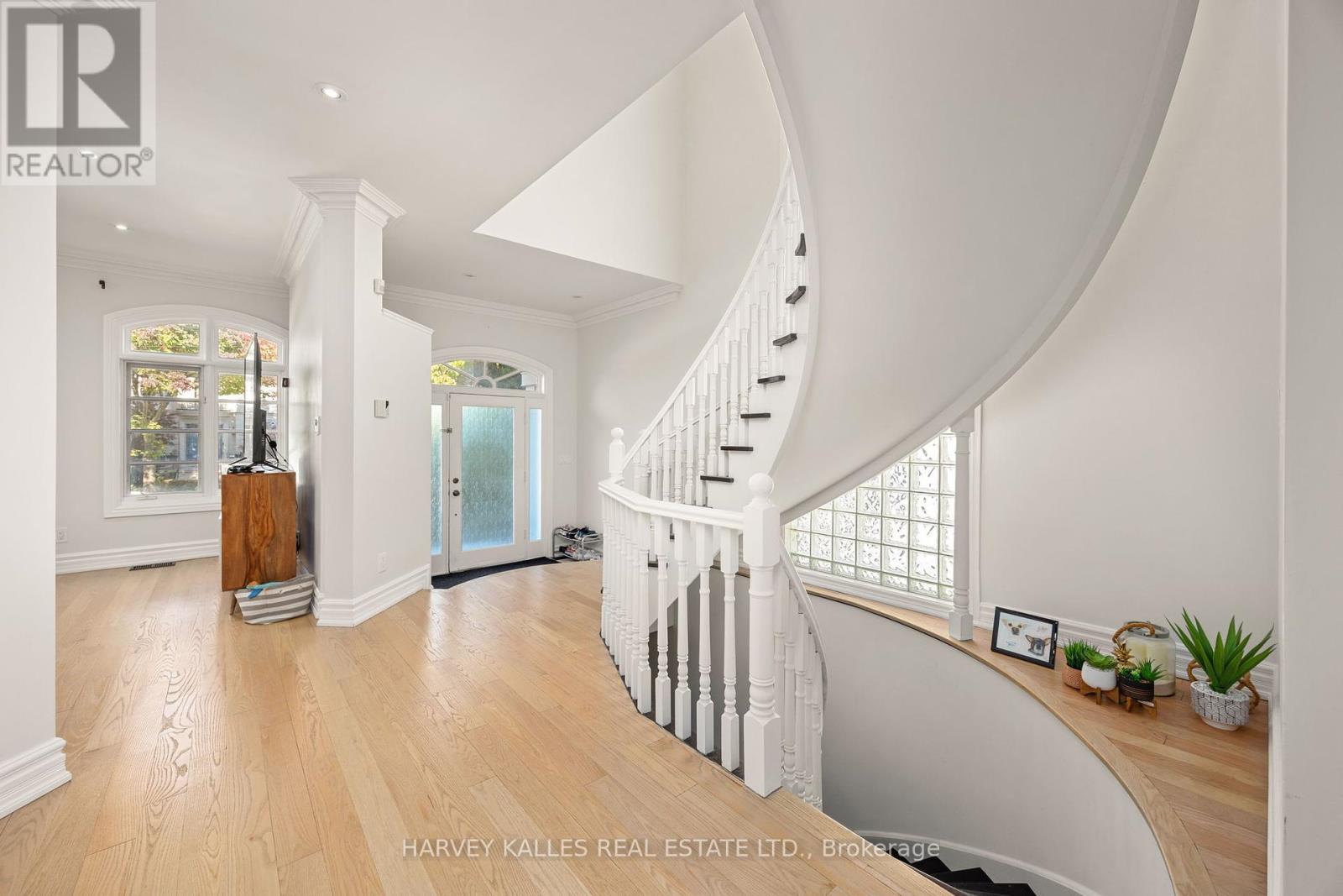 115 Johnston Avenue, Toronto, Ontario  M2N 1H1 - Photo 2 - C12448933