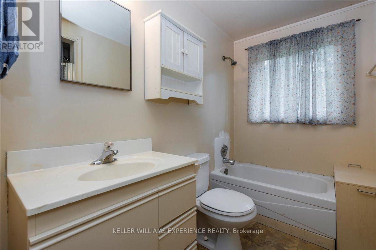 865 Blackwoods Avenue, Innisfil (Alcona), Ontario  L9S 1S8 - Photo 11 - N12448950