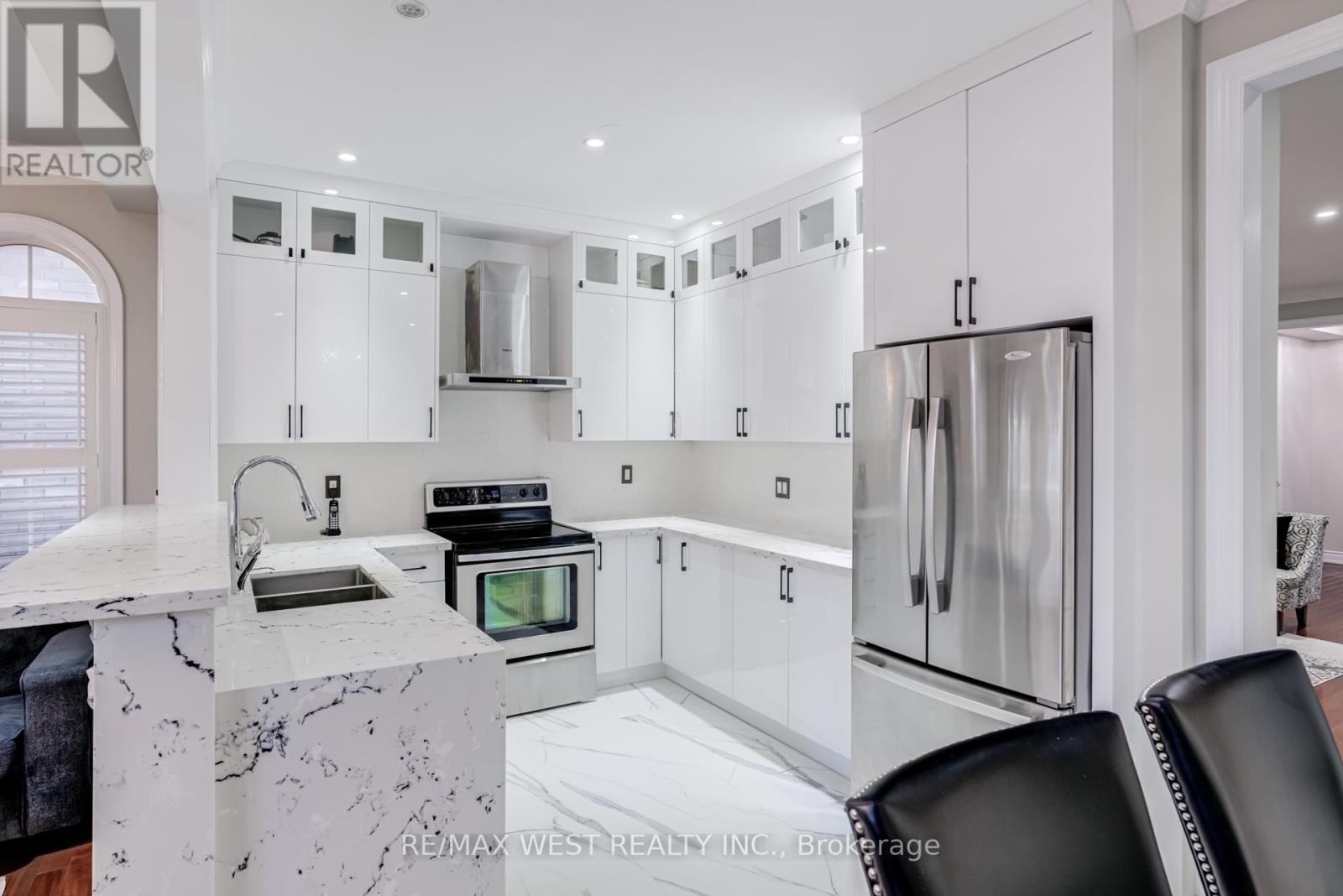 238 Wardlaw Place, Vaughan (Vellore Village), Ontario  L4H 3L7 - Photo 11 - N12448952