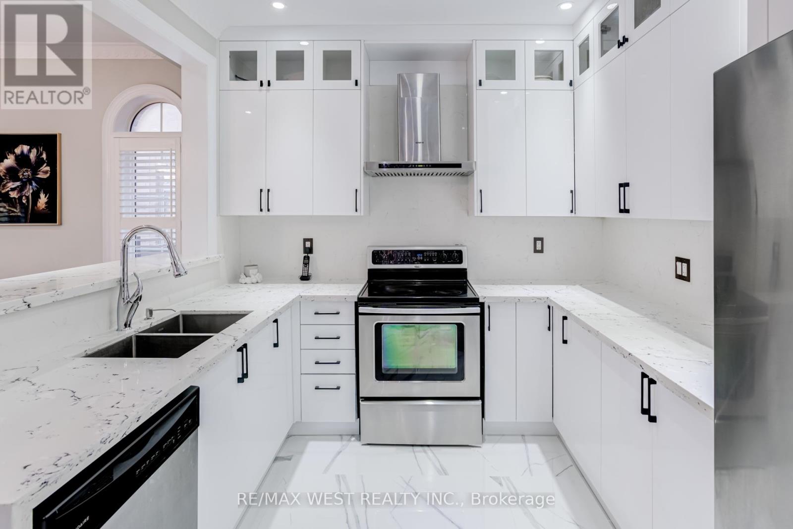 238 Wardlaw Place, Vaughan (Vellore Village), Ontario  L4H 3L7 - Photo 12 - N12448952