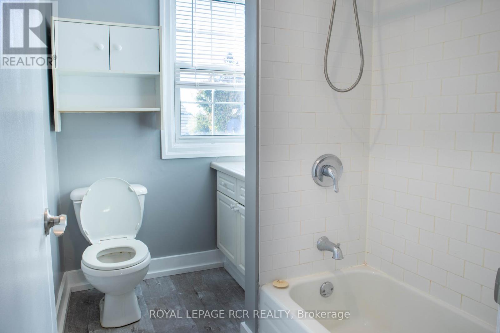 2 - 22 Centre Street, Bradford West Gwillimbury, Ontario  L3Z 2B7 - Photo 10 - N12448969