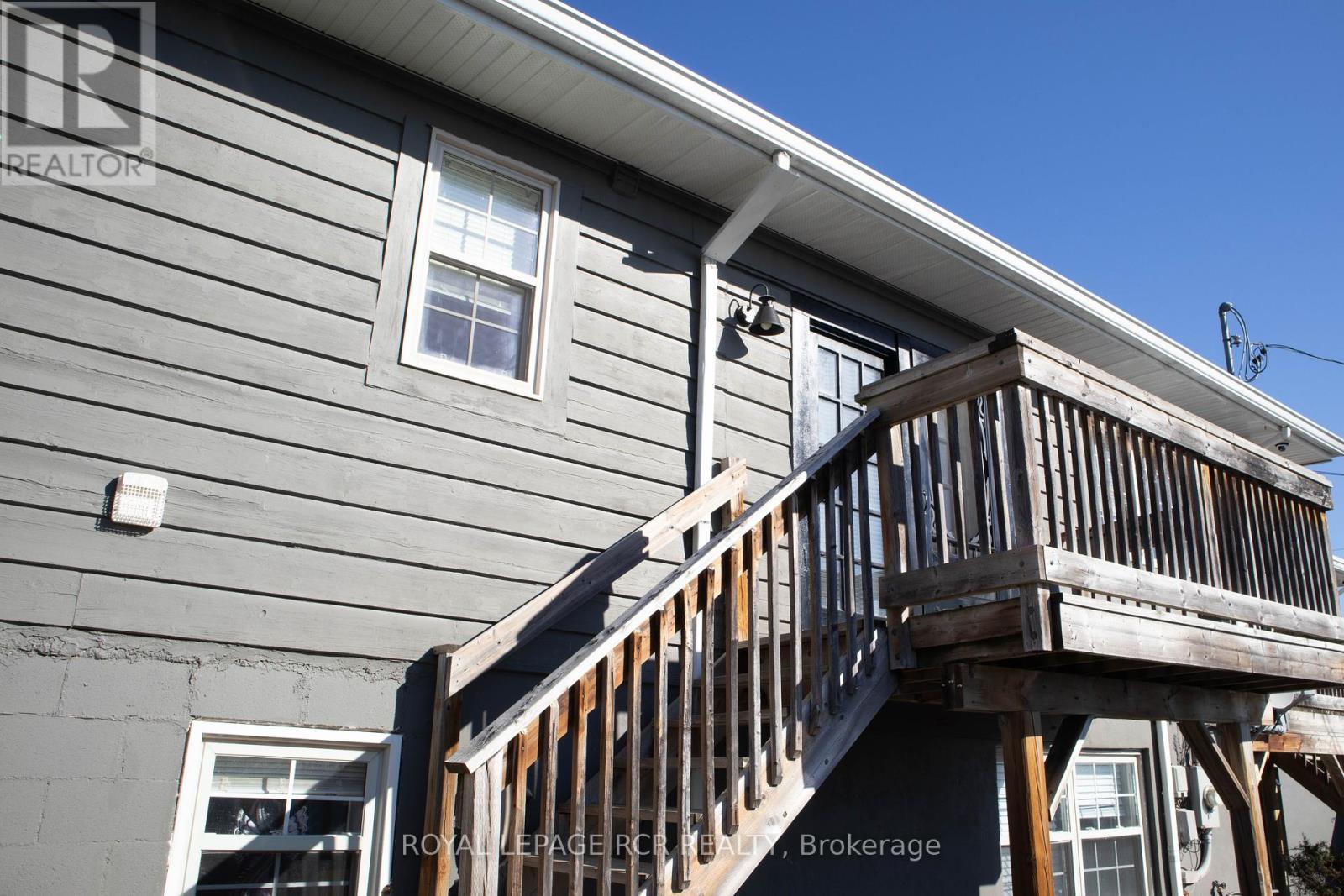 2 - 22 Centre Street, Bradford West Gwillimbury, Ontario  L3Z 2B7 - Photo 11 - N12448969
