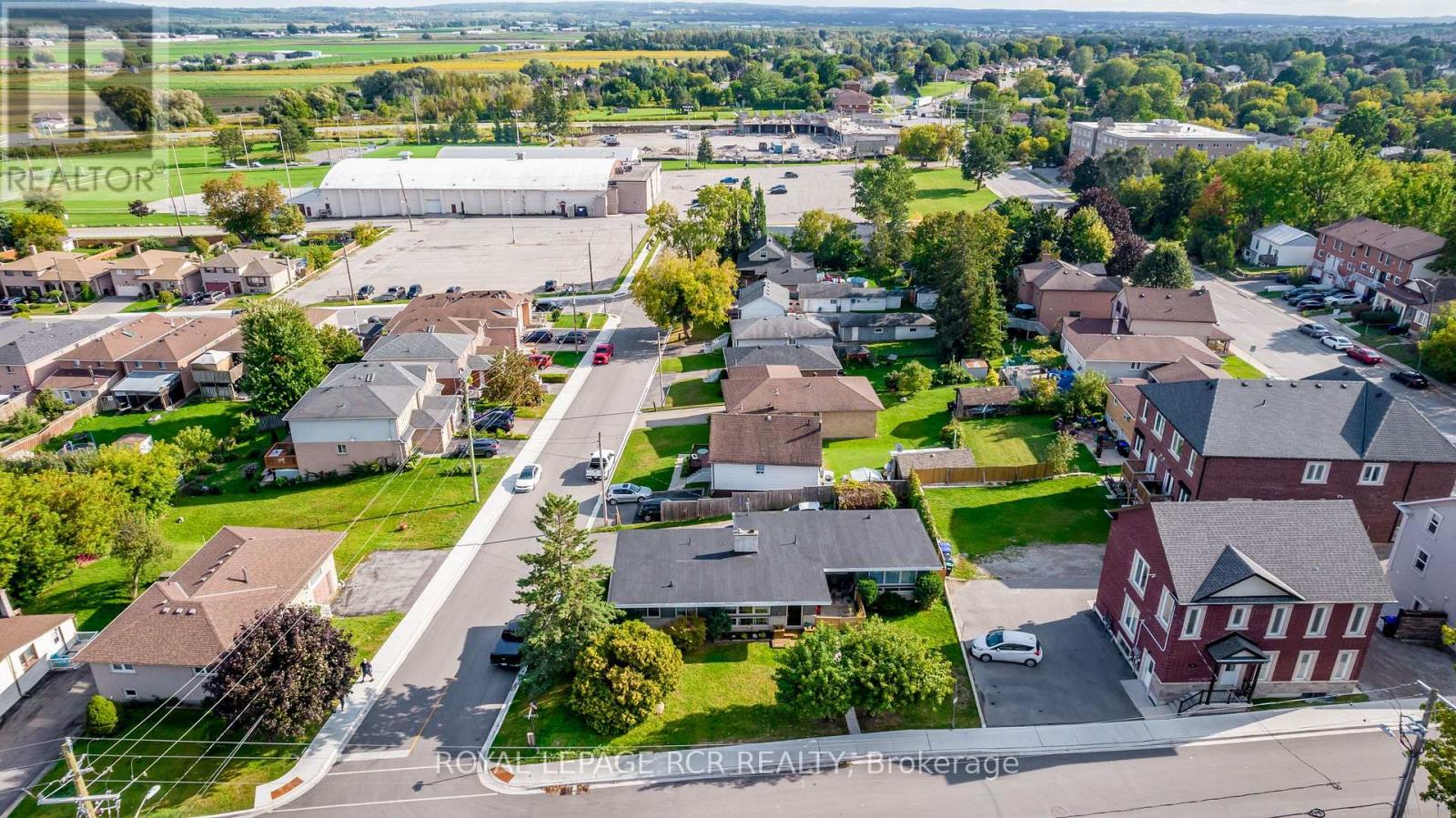 2 - 22 Centre Street, Bradford West Gwillimbury, Ontario  L3Z 2B7 - Photo 12 - N12448969