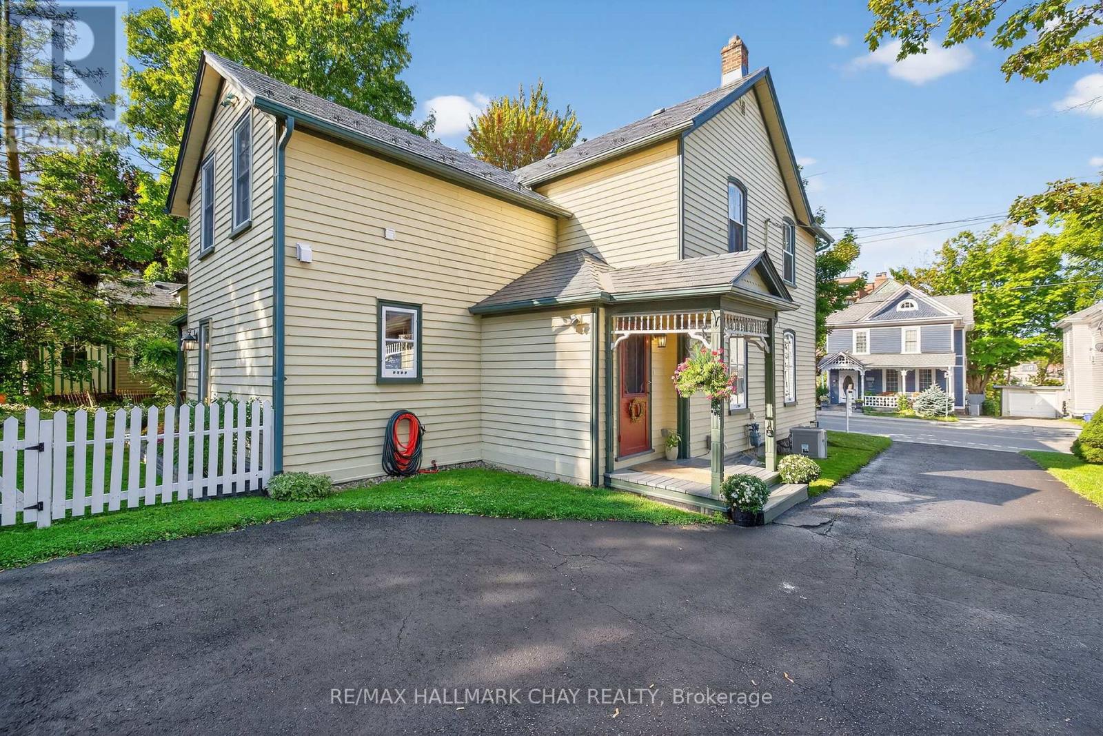 221 Prospect Street, Newmarket (Central Newmarket), Ontario  L3Y 3T8 - Photo 36 - N12448971