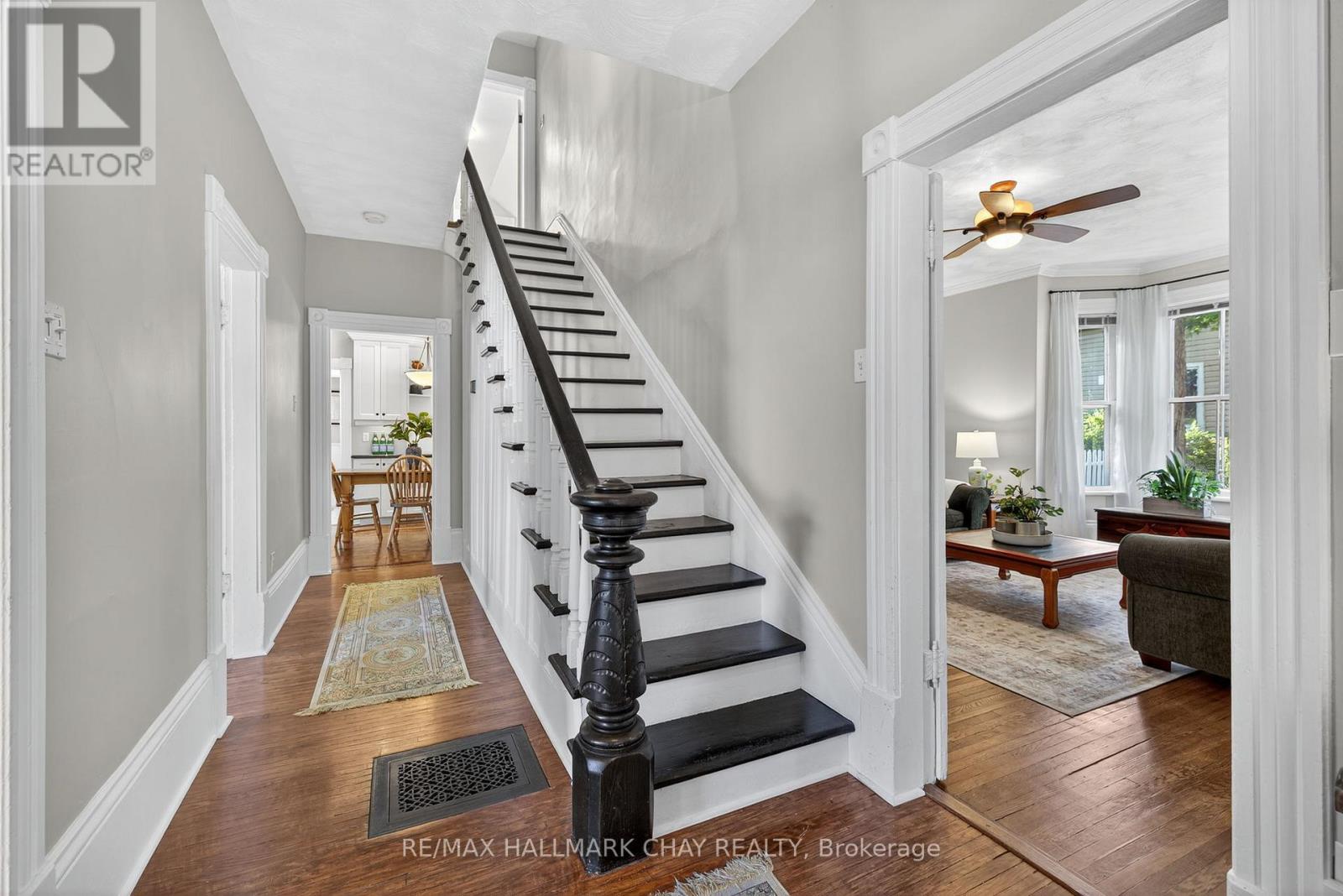 221 Prospect Street, Newmarket (Central Newmarket), Ontario  L3Y 3T8 - Photo 5 - N12448971