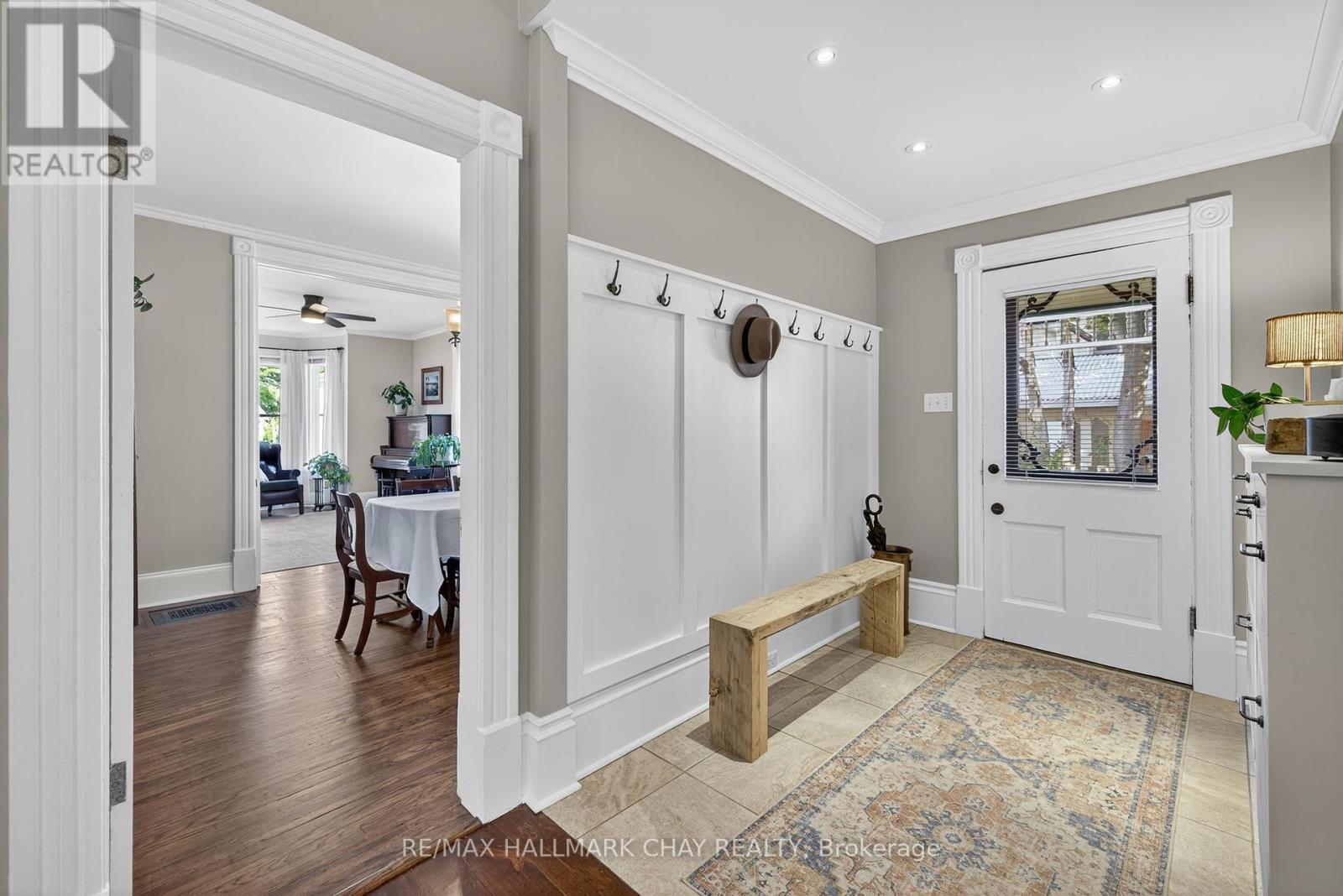 221 Prospect Street, Newmarket (Central Newmarket), Ontario  L3Y 3T8 - Photo 8 - N12448971