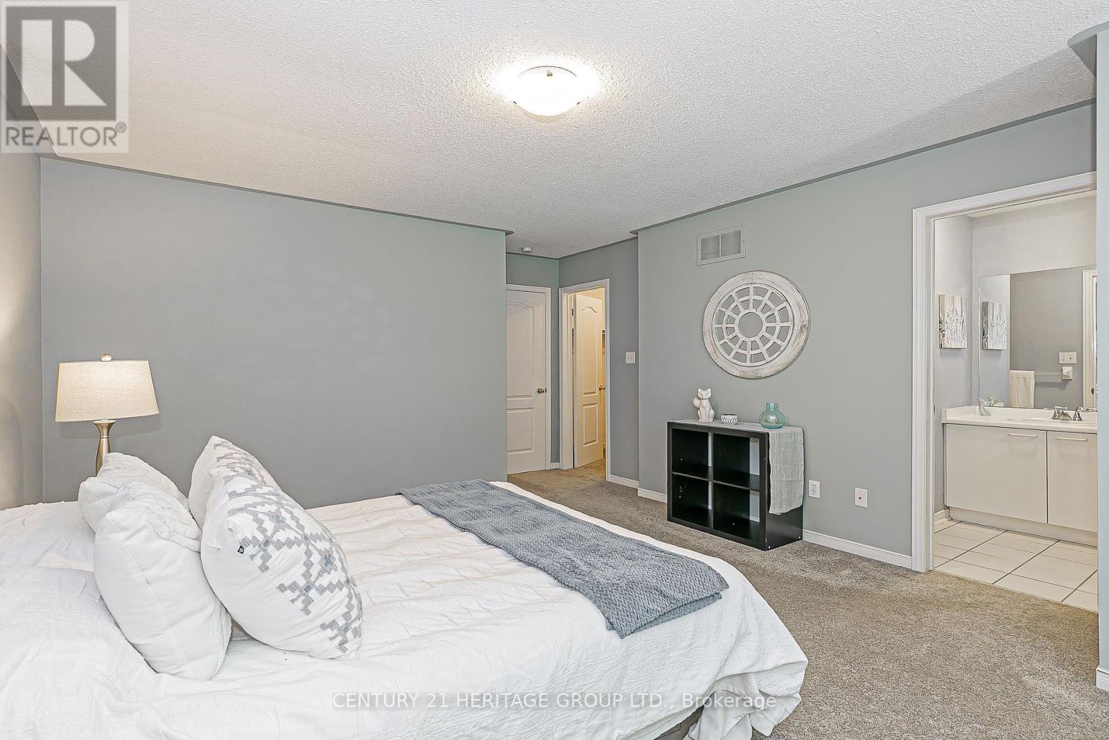 80 Primeau Drive, Aurora (Aurora Grove), Ontario  L4G 6Z2 - Photo 16 - N12448972