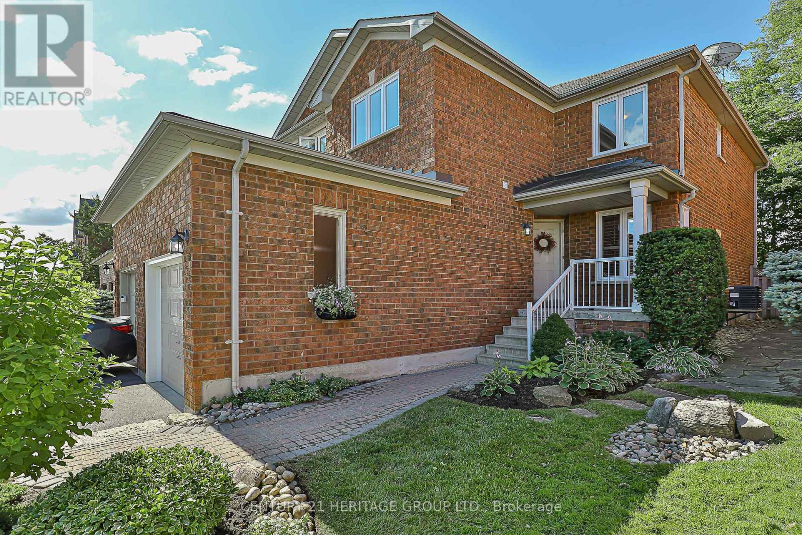 80 Primeau Drive, Aurora (Aurora Grove), Ontario  L4G 6Z2 - Photo 2 - N12448972