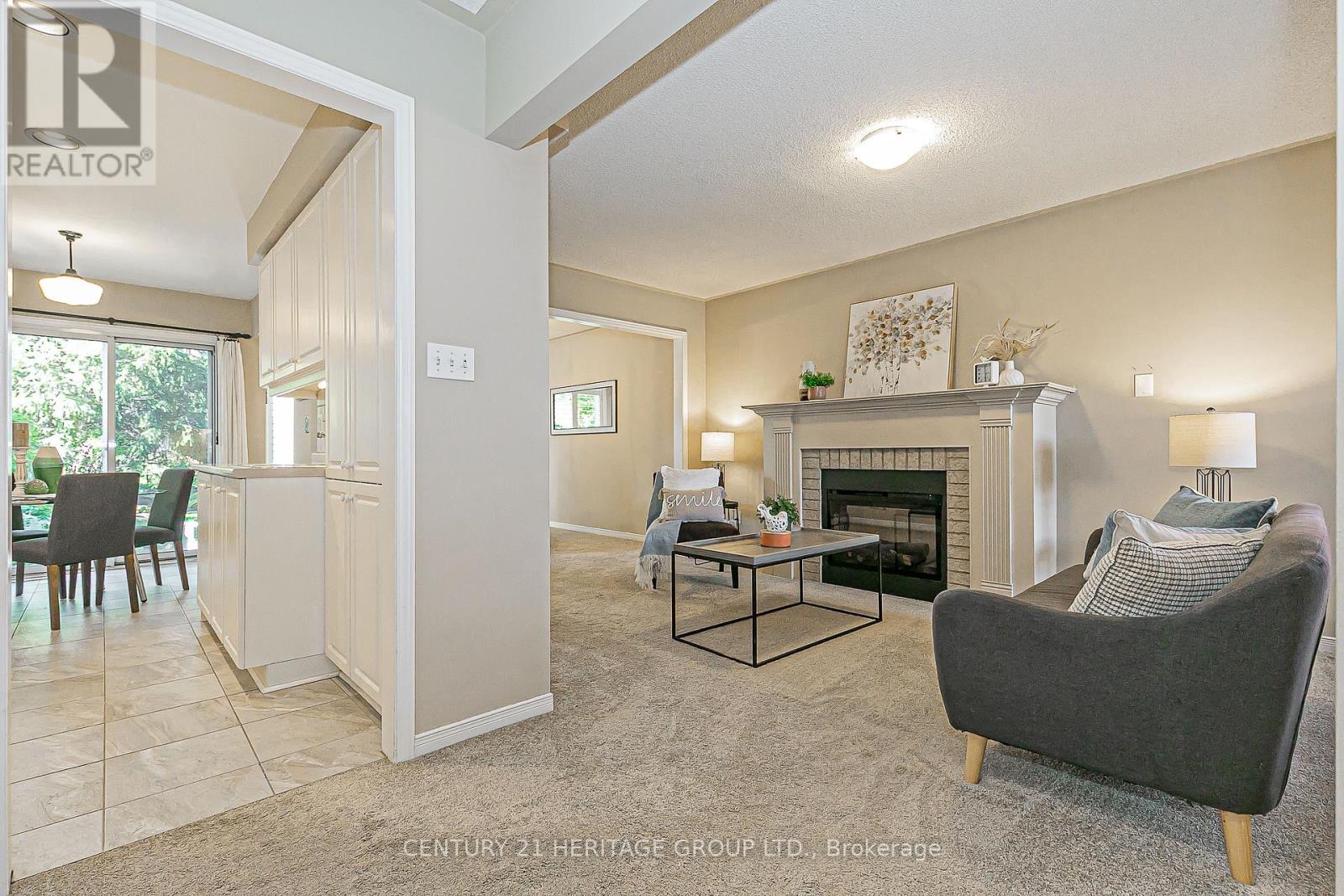 80 Primeau Drive, Aurora (Aurora Grove), Ontario  L4G 6Z2 - Photo 4 - N12448972
