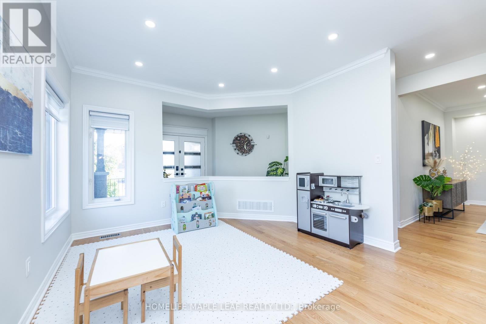 238 Devonsleigh Boulevard, Richmond Hill, Ontario  L4S 2P8 - Photo 4 - N12448988