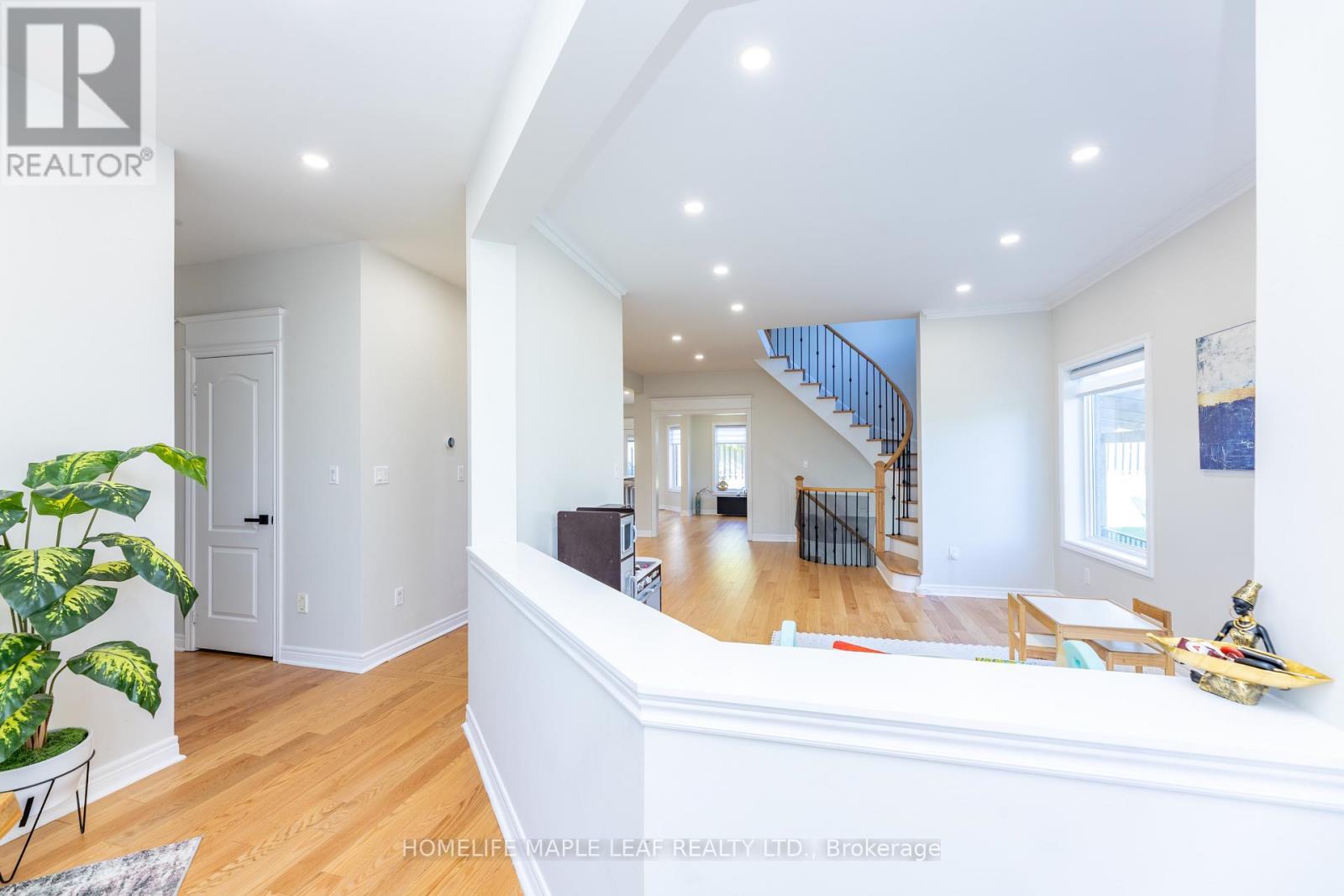 238 Devonsleigh Boulevard, Richmond Hill, Ontario  L4S 2P8 - Photo 8 - N12448988
