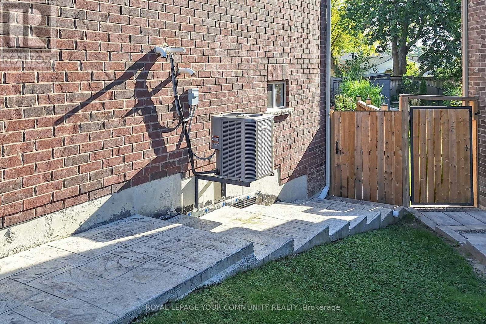19 Richmond Park Drive, Georgina (Keswick North), Ontario  L4P 0H2 - Photo 47 - N12448992