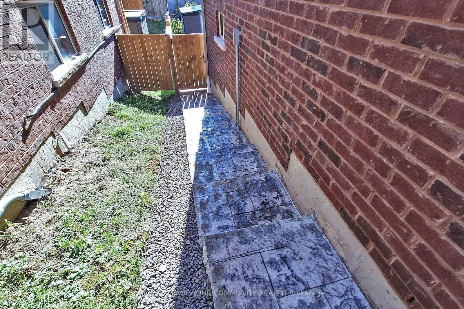 19 Richmond Park Drive, Georgina (Keswick North), Ontario  L4P 0H2 - Photo 48 - N12448992