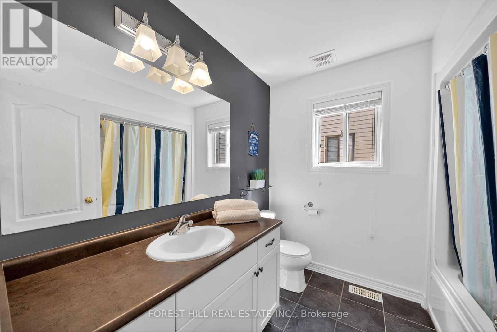 160 Banting Crescent, Essa (Angus), Ontario  L0M 1B6 - Photo 18 - N12449014