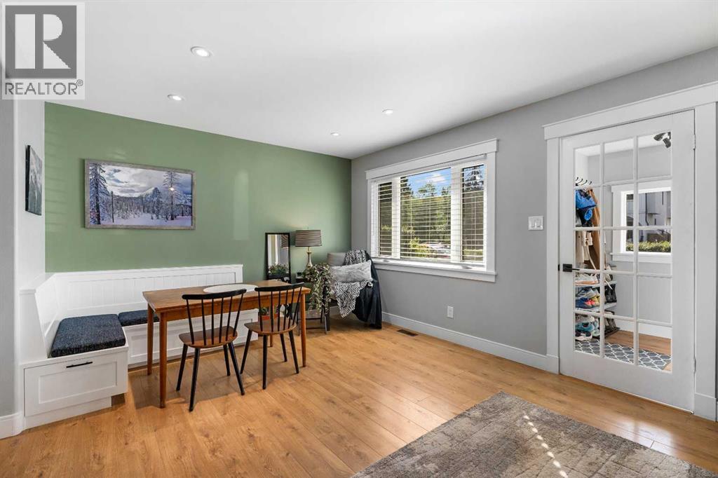 8736 34 Avenue Nw, Calgary, Alberta  T3B 1R7 - Photo 4 - A2259936