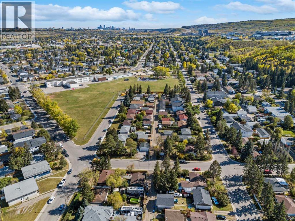 8736 34 Avenue Nw, Calgary, Alberta  T3B 1R7 - Photo 28 - A2259936
