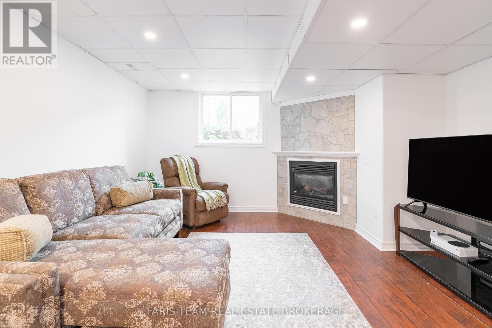 27 Garrett Crescent, Barrie, Ontario  L4M 5K7 - Photo 34 - S12448582