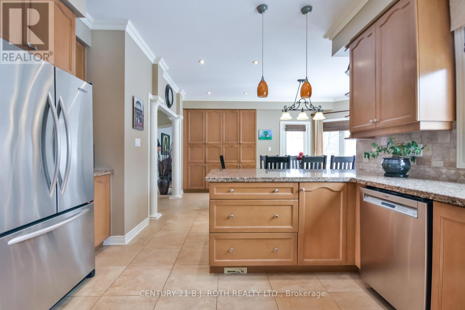 38 Camelot Square, Barrie (Innis-Shore), Ontario  L4M 0C3 - Photo 8 - S12448937