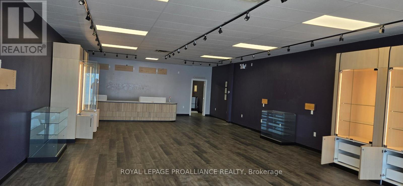 Unit 4 - 48 Dundas Street W, Belleville, Ontario  K8P 1A3 - Photo 5 - X12449218