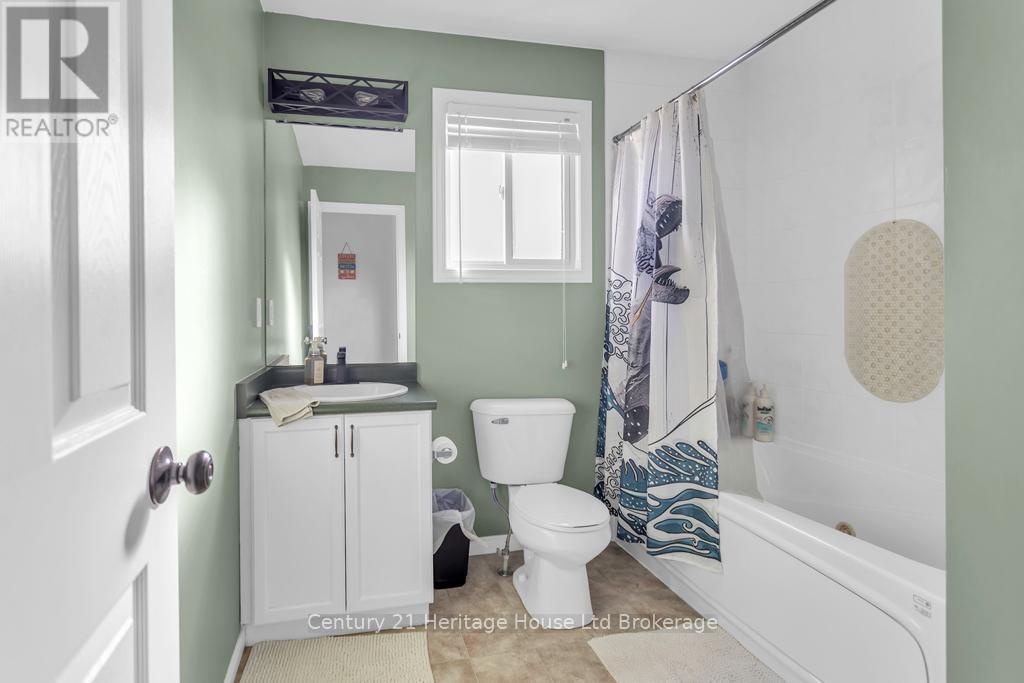 209 North Street E, Tillsonburg, Ontario  N4G 1B8 - Photo 14 - X12449221