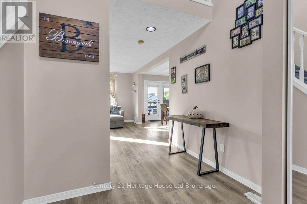 209 North Street E, Tillsonburg, Ontario  N4G 1B8 - Photo 3 - X12449221