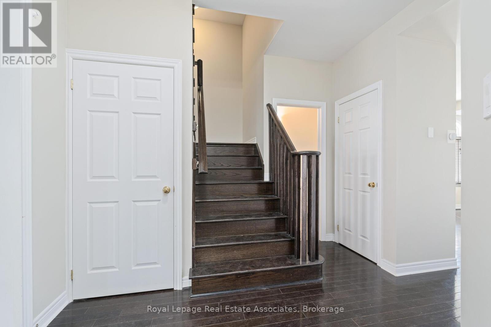 405 Hincks Drive, Milton, Ontario  L9T 8T6 - Photo 14 - W12448935